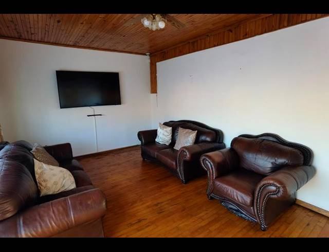 7 BEDROOM HOUSE FOR SALE IN RICHMOND ESTATE